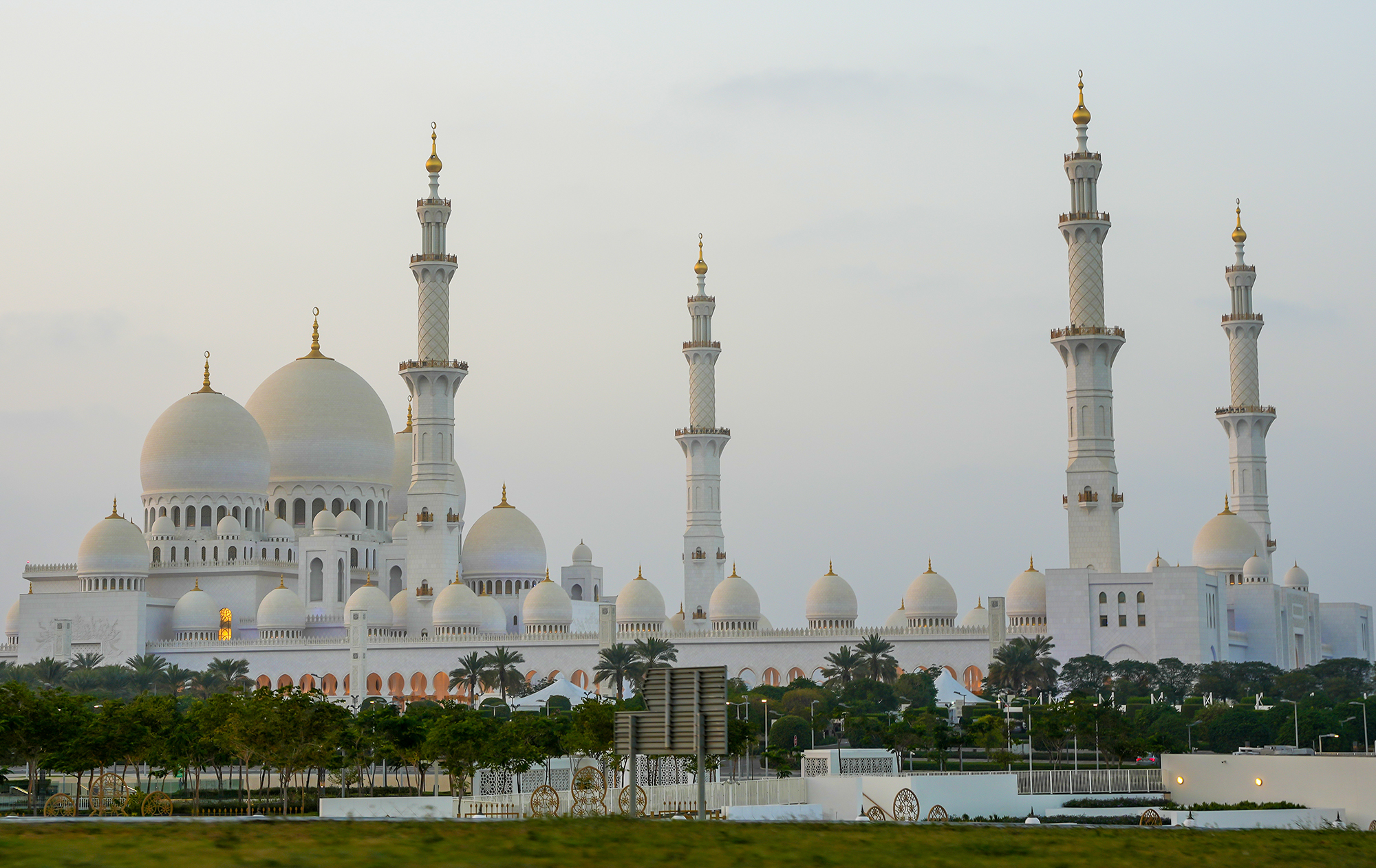 Sheikh-Zyed-mosque-landscape-photogrpahy